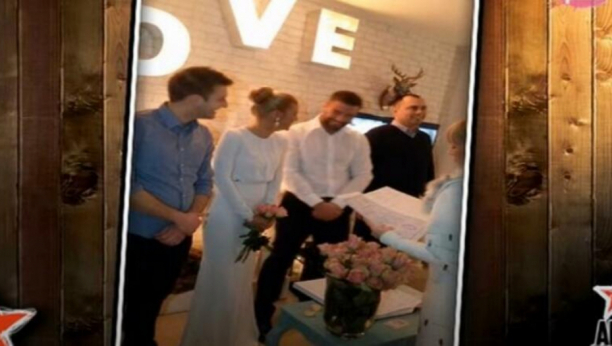 REKLI SU DA U DNEVNOJ SOBI! Isplivale fotografije sa tajnog venčanja Nataše Bekvalac i Ljube, a jedan detalj nagoveštavao je bolan kraj!