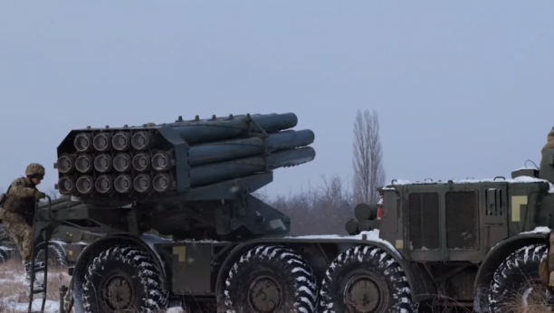 RUSIJA NASTAVLJA DA NADOKNAĐUJE GUBITKE Uz artiljerisko oružje gađali ukrajinske snage