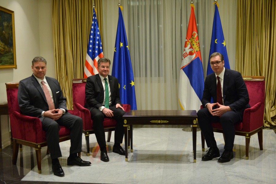 VUČIĆ DANAS SA ESKOBAROM I LAJČAKOM Izaslanici Amerike i EU stižu u Beograd, evo šta je cilj posete