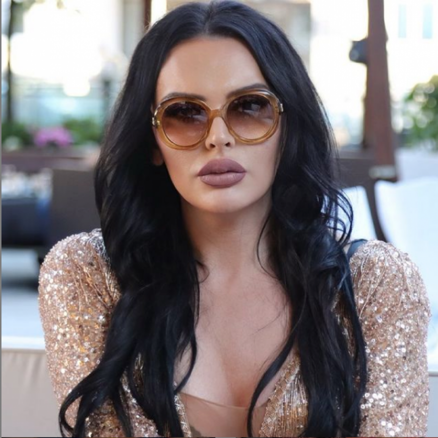 KAO MILION DOLARA Ovako izgleda ćerka pevačice Elektre Elit (FOTO)