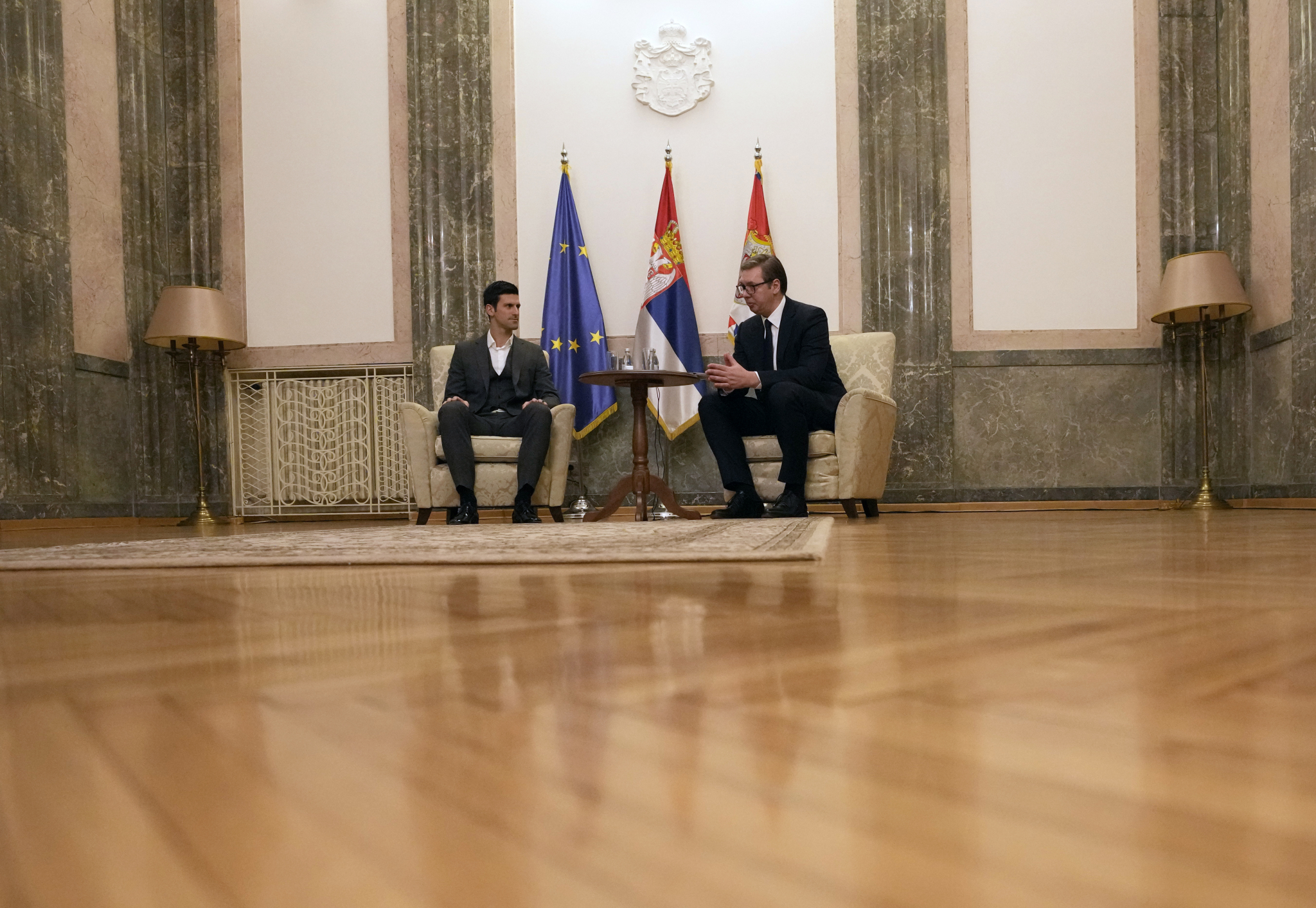 PREDSEDNIK SRBIJE SE SASTAO SA ĐOKOVIĆEM! Aleksandar Vučić dočekao Novaka, pa poručio: Hvala što volite našu zemlju! (VIDEO/FOTO)