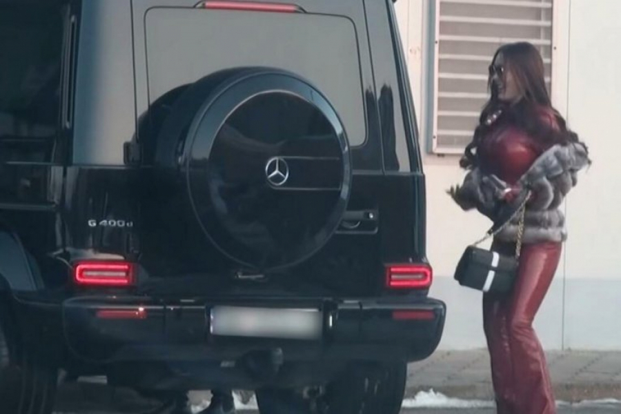 STARLETA U VATRENOM IZDANJU Ana Korać mamila poglede u crvenom lateksu, bivša zadrugarka raspametila prolaznike