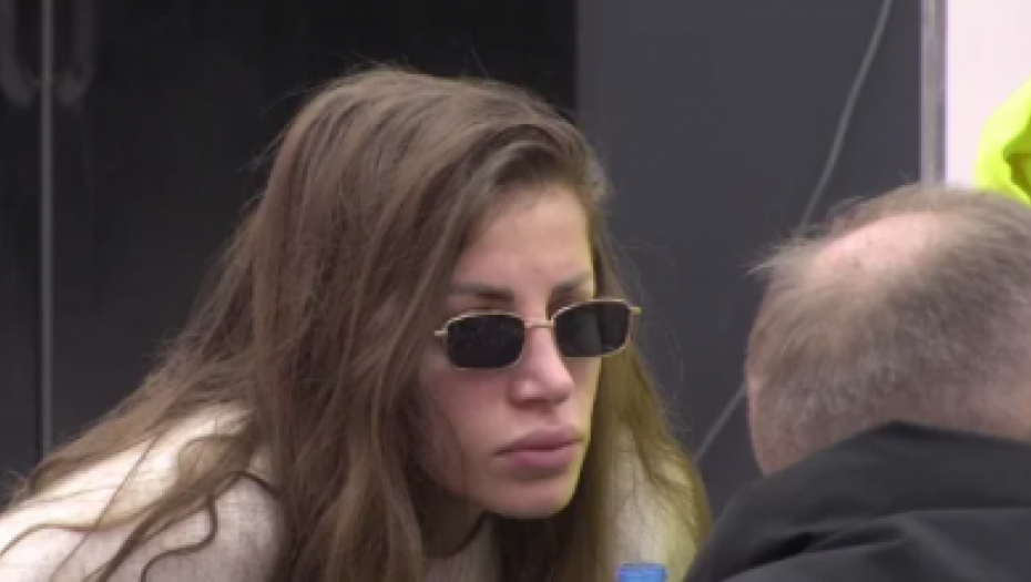 UZELA JE PARE NAMENJENE BOLESNOM DETETU! Otkrivene strašne stvari iz Dalilinog života, zadrugarka je raskrinkana za sva vremena!