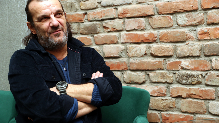 ŠOK IZJAVA ACE LUKASA NASMEJALA SRBIJU Šta bih uradio da sam Aleksandar Vučić? Srušio bih Beograd na vodi, bolje Savamala na iglama (VIDEO)