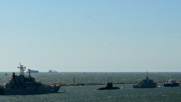 PRIMEĆEN VELIKI BROJ RUSKIH RATNIH BRODOVA Crnomorska flota uočena sa obala Odese? (FOTO/VIDEO)