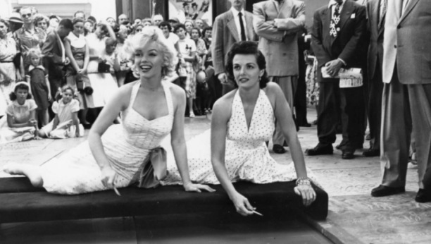 OVO SU HOLIVUDSKE DIVE RADILE PRE POJAVE PLASTIČNE HIRURGIJE Merlin Monro, Vivijen Li i Marlen Ditrih pribegavale su pomalo bizarnim trikovima za ulepšavanje!