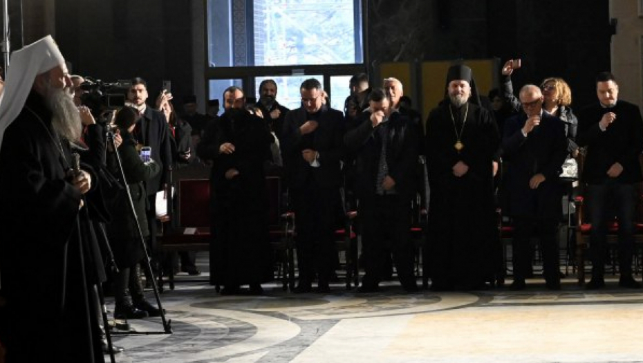 U HRAMU SVETOG SAVE ODRŽANA SVEČANA DODELA PAKETIĆA Vesić: U Beogradu niko ništa neće rušiti i samo će se graditi