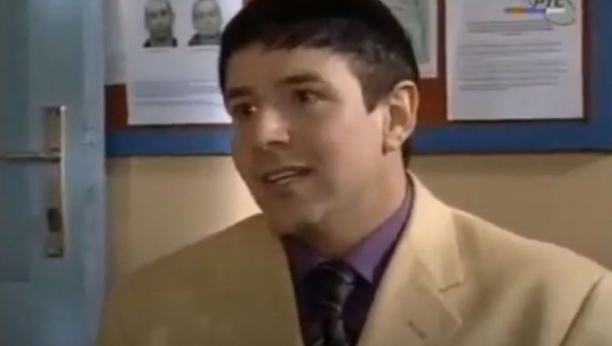 GLEDALI STE GA U SERIJI "STIŽU DOLARI" Danas važi za najpoželjnijeg muškarca u Srbiji, žene otkidaju za njim, pogledajte kako popularni glumac danas izgleda (FOTO)