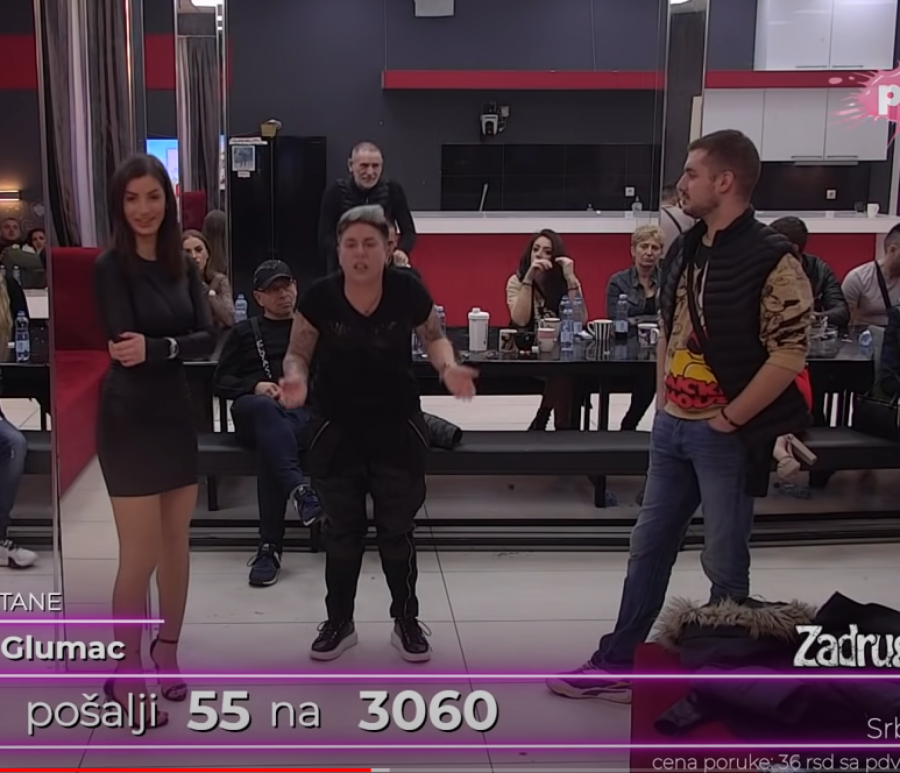 SVE VREME JE DRŽI U KAVEZU! Gruja ucenjuje Mimu i preti joj da će otkriti njenu istinu pred svima!