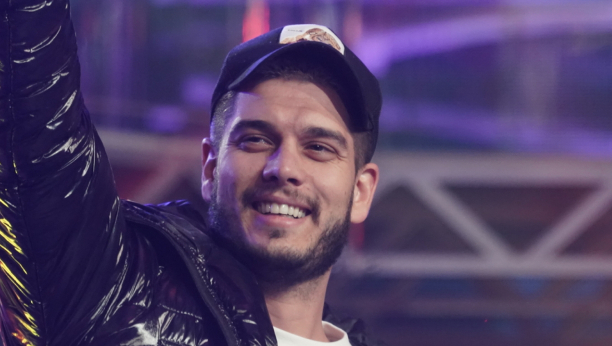 STRAVA I UŽAS! Dejan Dragojević sopstvenom krvlju uklanja Daliline vradžbine, otkriveni šokantni detalji njegovog povređivanja!