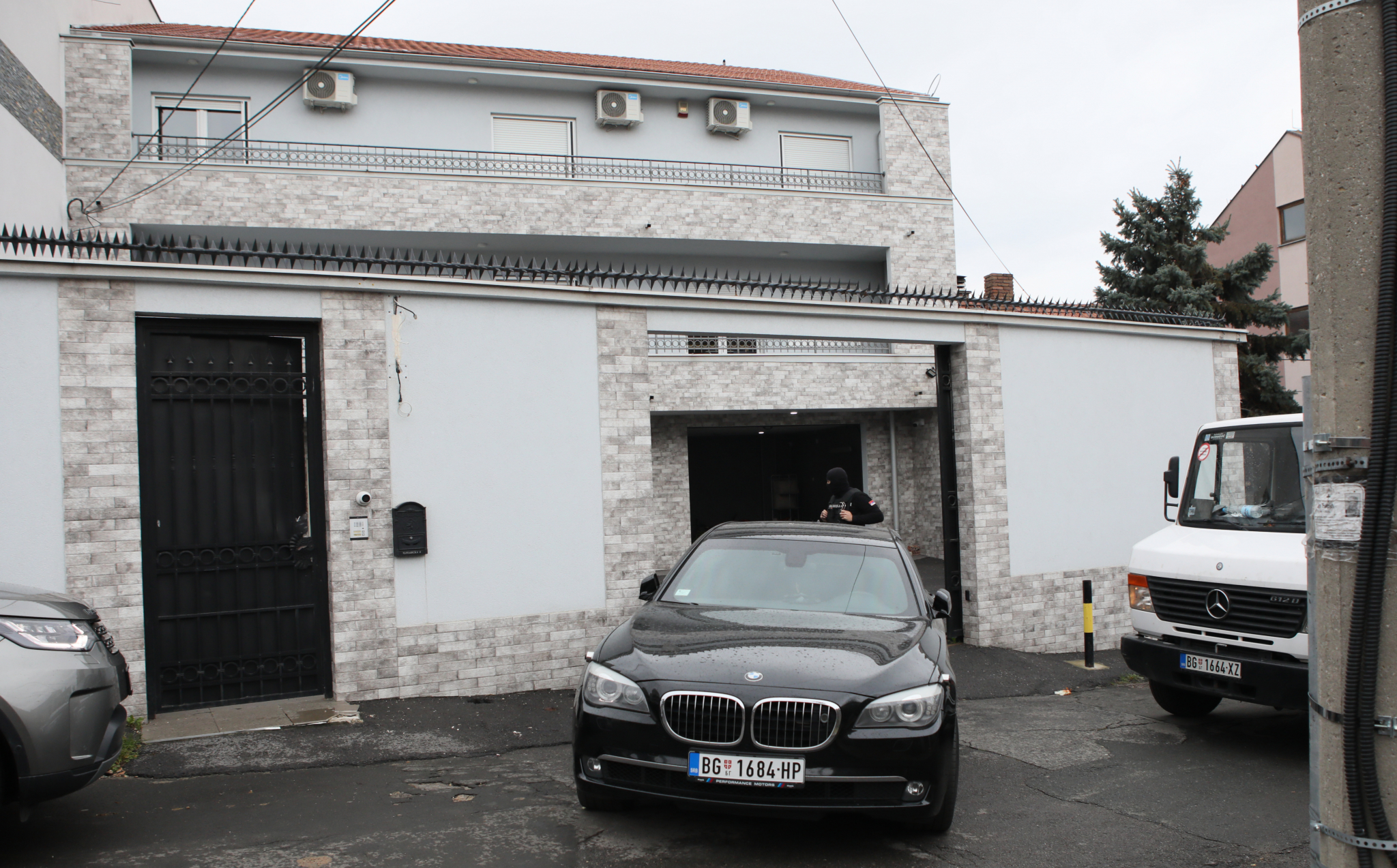 VELJI I MESARU ODUZIMAJU IMOVINU OD 5 MILIONA EVRA? Šefovi monstruoznog klana uskoro bi mogli da ostanu bez bogatstva stečenog kriminalom