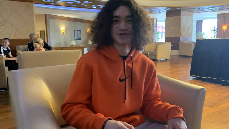 NJEGOV IMIDŽ PRIVLAČI PAŽNJU! Da li znate ko je Partizanov Genduzi?