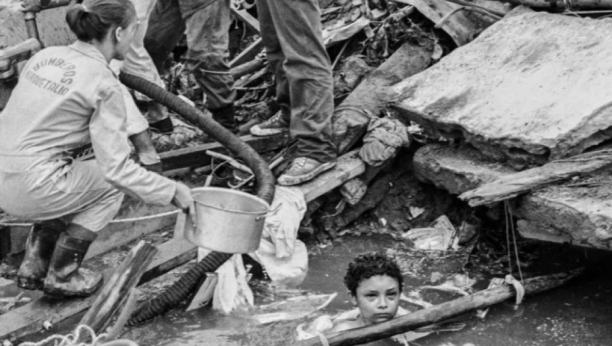 DEVOJČICA ZA KOJOM JE CEO SVET PLAKAO Skoro 3 dana borili su se  za njen život, a ona je želela da se spasioci odmore i da ne zakasni u školu