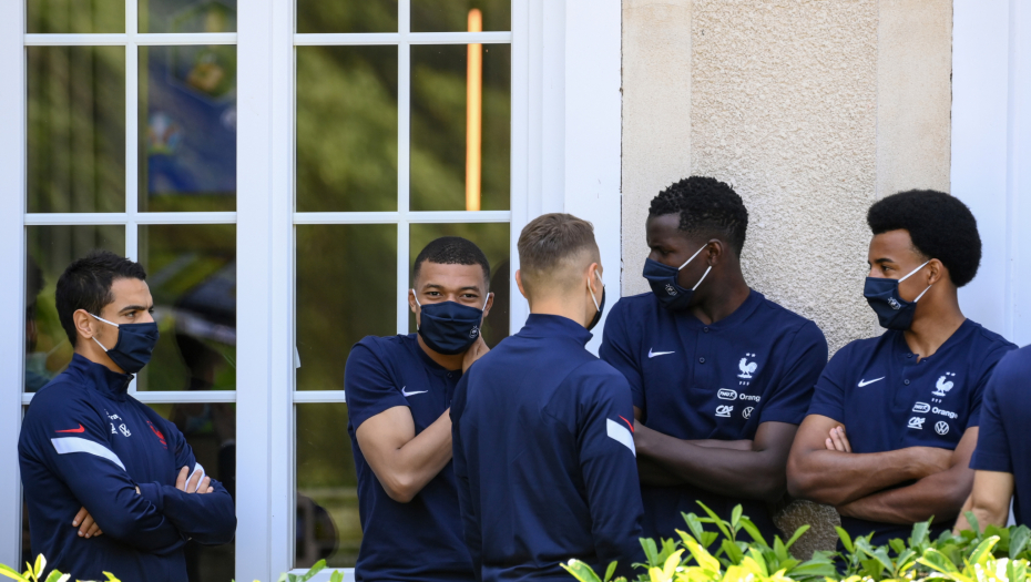 SKANDAL! Reprezentativac Francuske se iživljavao nad mačkom, ovaj snimak  je zgrozio planetu (VIDEO)