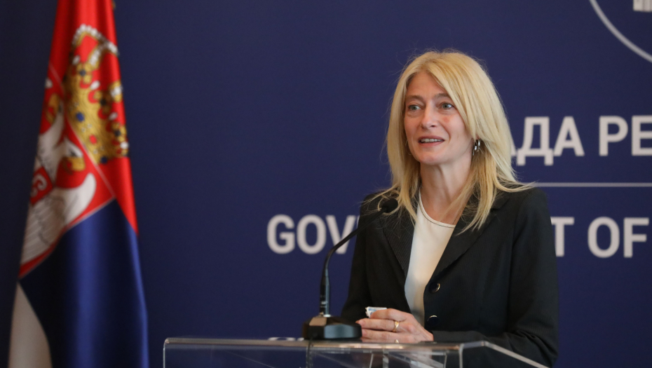 ZAŠTO JE IME JELENE BEGOVIĆ TOLIKO VAŽNO ZA SRBIJU? U pustinji kiča i vulgarnosti, dr Jelena je oaza pristojnosti i znanja - evo KO je ona