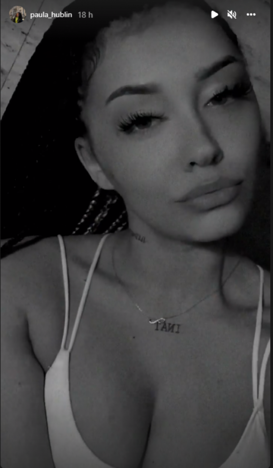 PAULA HUBLIN IZAZVALA POMETNJU NOVIM GRUDIMA! Progovorila o estetskim zahvatima na telu i nikog nije ostavila ravnodušnim! (FOTO)