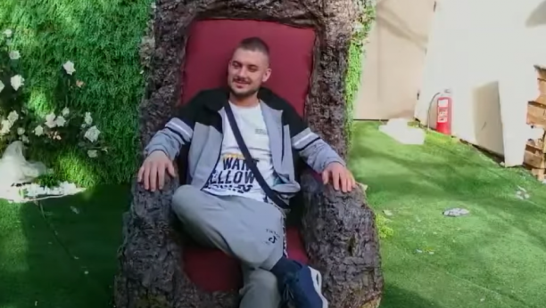 ŽELI DA JOJ POKLONI VELIKOG PLIŠANOG MEDU! Gruja otkrio kako se oseća posle poljupca sa Mimom i da li postoji mogućnost za drugu šansu!