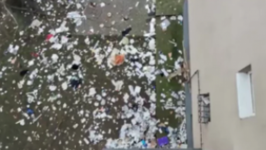 STANARI KADA UJUTRU KRENU PO HLEB ZATEKNU RUGLO Komšinica baca čarape, pelene, piksle sa prozora?! (FOTO)