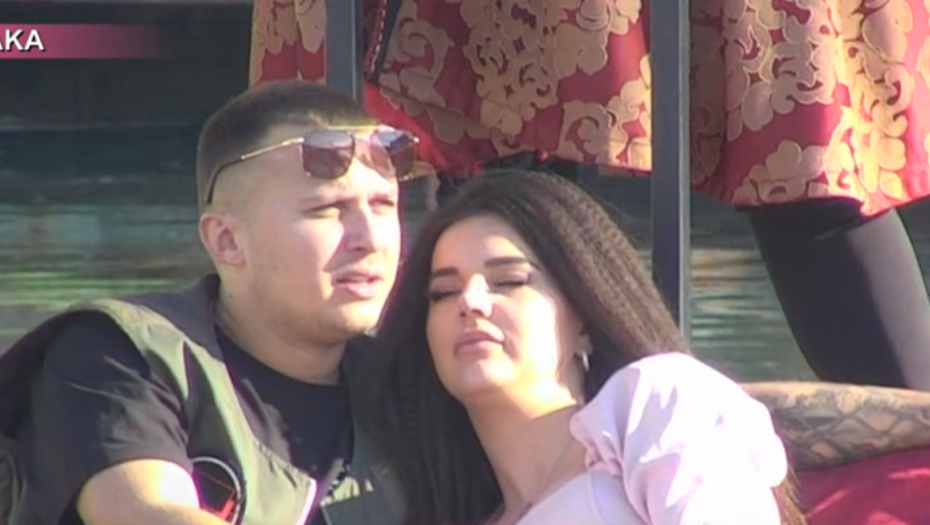 OTERATI ĐUBRE U PI*KU MATERINU Stefan Karić brutalno isprozivao Jovanu, uputio nikad gore reči i zaprepastio sve