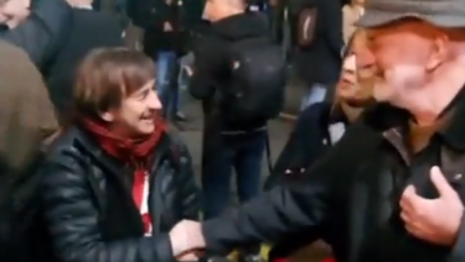 ĐILASOV VLADETA JANKOVIĆ I STAŠA ZAJOVIĆ ZAJEDNO NA PROTESTU Doveo Rio Tinto a sada se buni protiv njih