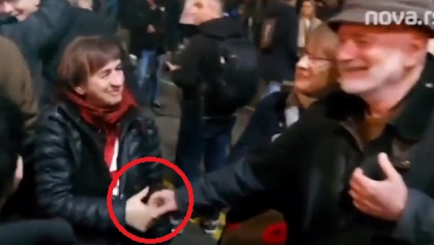 ĐILASOV VLADETA I ŽENE U CRNOM ZAJEDNO NA PROTESTU! U pohlepnoj borbi za vlast ne preza od saradnje s autošovinistima koji priznaju GENOCID u Srebrenici!