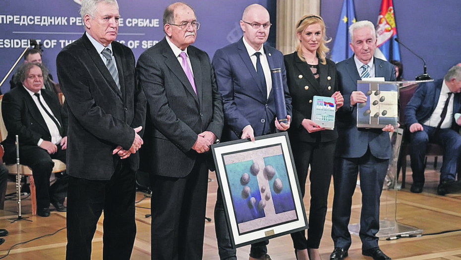 SVESRPSKO KULTURNO PODRUČJE Časopis Borba dobitnik Izuzetne Vukove nagrade: Ponosni na prestižno priznanje