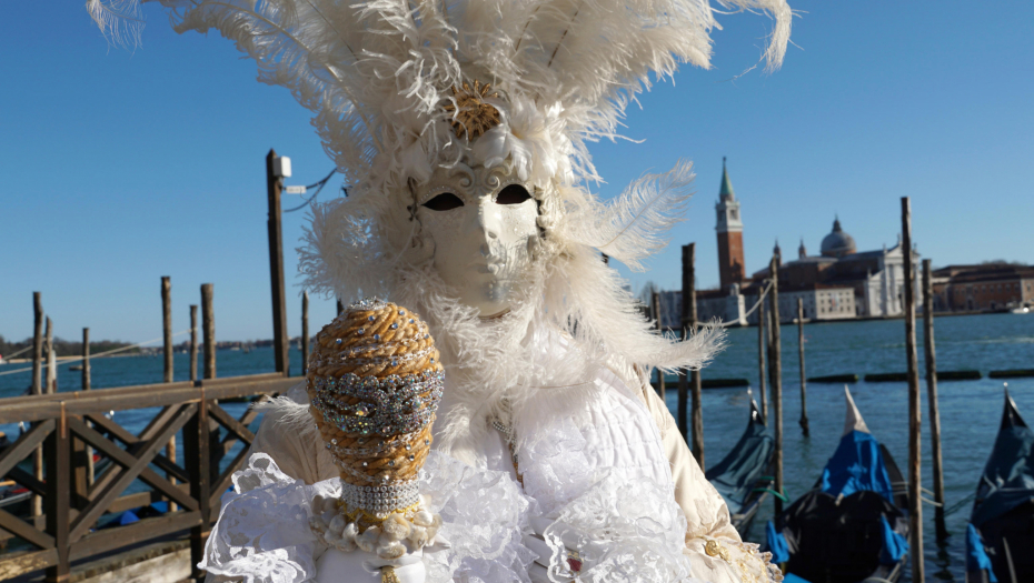 Hiljade ljudi na početku karnevala u Veneciji