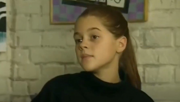 EVO KAKO DANAS IZGLEDA MALA MILICA IZ  SERIJE ''OTVORENA VRATA''  Bavi se vrlo odgovornim poslom