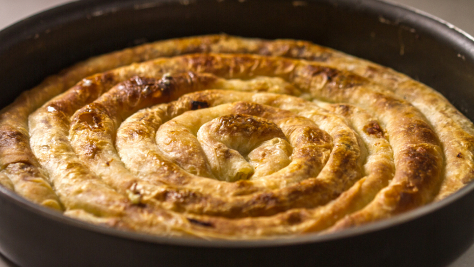 Ukus koji oduševljava: Napravite pica burek (RECEPT)