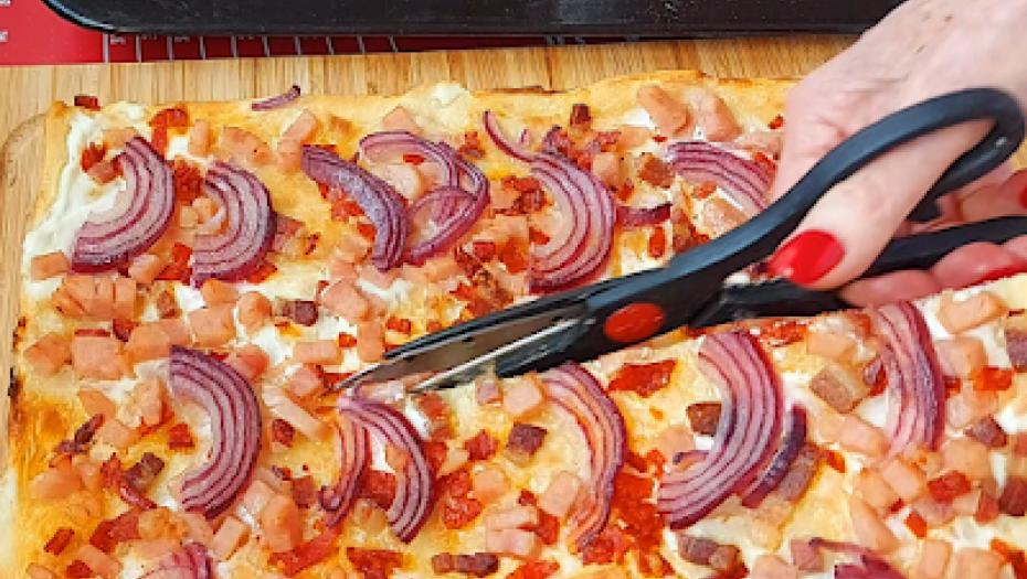 ONO KAD VAM I SA SLIKE MIRIŠE Alzaška pica, neverovatno dobro, tražićete parče više (VIDEO)