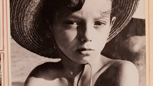 POTPUNO NEPREPOZNATLJIV Gledali ste ga u popularnom "BB Šou", ali nikada ne biste pogodili koji glumac je na fotografiji