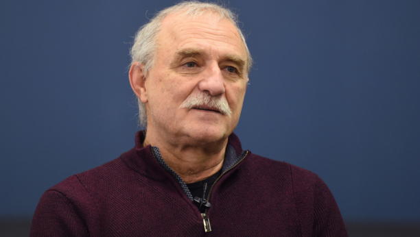 JAKA PORUKA LAZE RISTOVSKOG Podržavam predsednika Vučića i SNS na putu da izgradimo jednu bolju, savremeniju i jaču Srbiju (VIDEO)