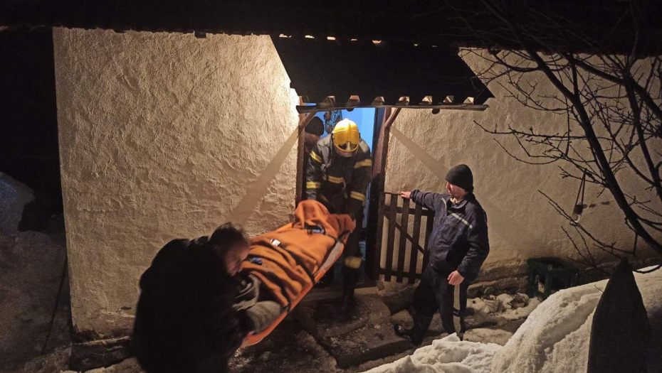 AKCIJA SPASAVANJA Pripadnici Sektora za vanredne situacije Vranje uspešno pomogli povređenom čoveku (FOTO)