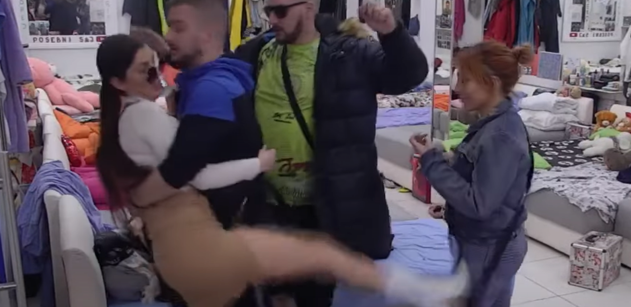 KARAMBOL U BELOJ KUĆI! Mima nasrnula na Irmu, hitno prekinuta podela budžeta, zadrugari ne mogu da ih razdvoje!