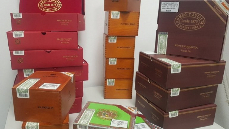 KRIJUMČARIO 425 KUBANSKA TOMPUSA Kinez sleteo iz Moskve sa punim koferom cigara