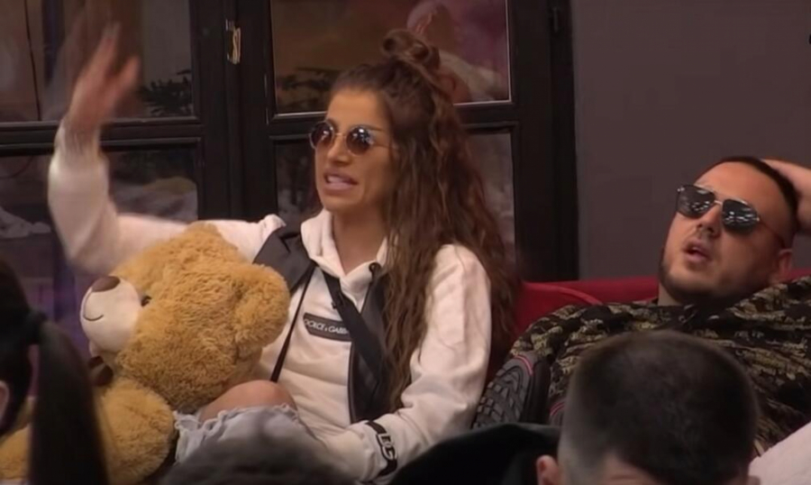 VI STE RIJALITI PORODICA, A NE MI! Pljušte brutalne psovke između Dejana i Dalile, uvredio joj majku nikad gore, a ona izgorela od besa i zapenila!