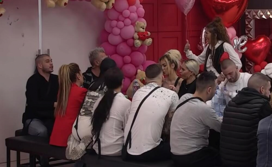 VI STE RIJALITI PORODICA, A NE MI! Pljušte brutalne psovke između Dejana i Dalile, uvredio joj majku nikad gore, a ona izgorela od besa i zapenila!