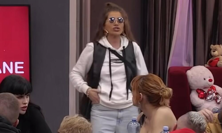 VI STE RIJALITI PORODICA, A NE MI! Pljušte brutalne psovke između Dejana i Dalile, uvredio joj majku nikad gore, a ona izgorela od besa i zapenila!