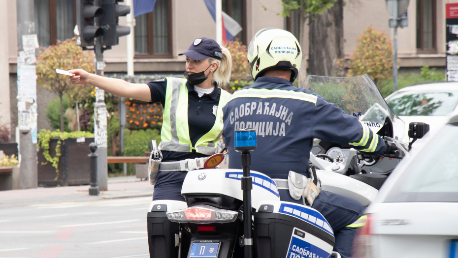 VOZILI PIJANI I DROGIRANI Saobraćajna policija imala pune ruke posla zbog divljanja na beogradskim ulicama