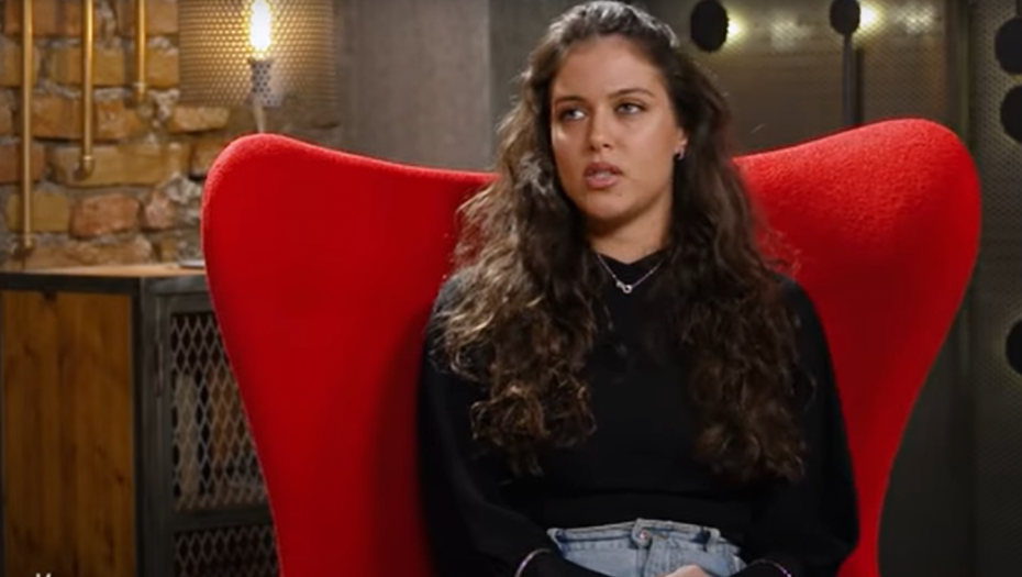 PROBLEM JE I FIZIČKI I PSIHIČKI: Naša pevačica po izlasku iz bolnice progovorila o teškom periodu kroz koji prolazi