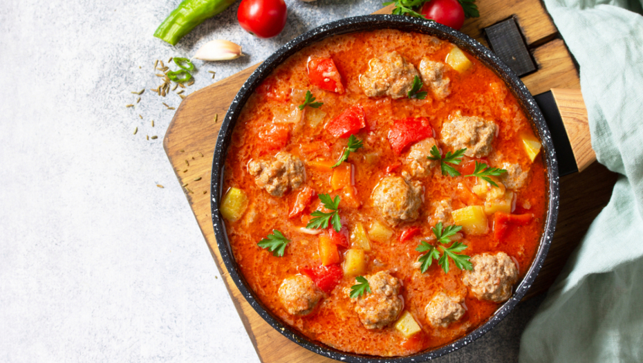 SPREMITE ŠPAGETE SA ĆUFTAMA I PARADAJZOM Ručak kojem niko ne može da odoli