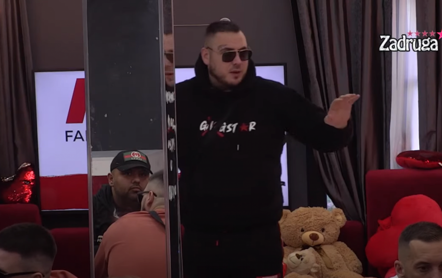 GORKO SE KAJE ZBOG OVOGA! Car javno uputio izvinjenje svim zadrugarima, pa im uputio samo jednu molbu, a evo o čemu je reč!