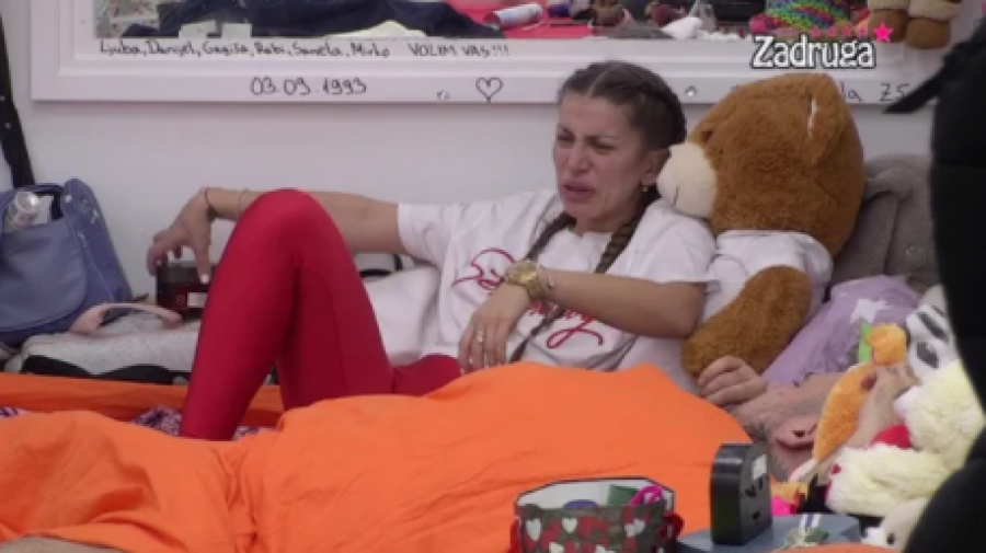 SVAĐA DALILE I CARA TRESE ZADRUGU! Ona mu žestoko odbrusila, a on nju ščepao u krevetu!