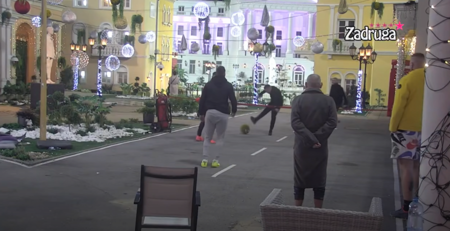 LJUTI RIVALI STALI NA CRTU! Dejan i Car opet se našli na istom terenu, pa odmerili snage u ovome!