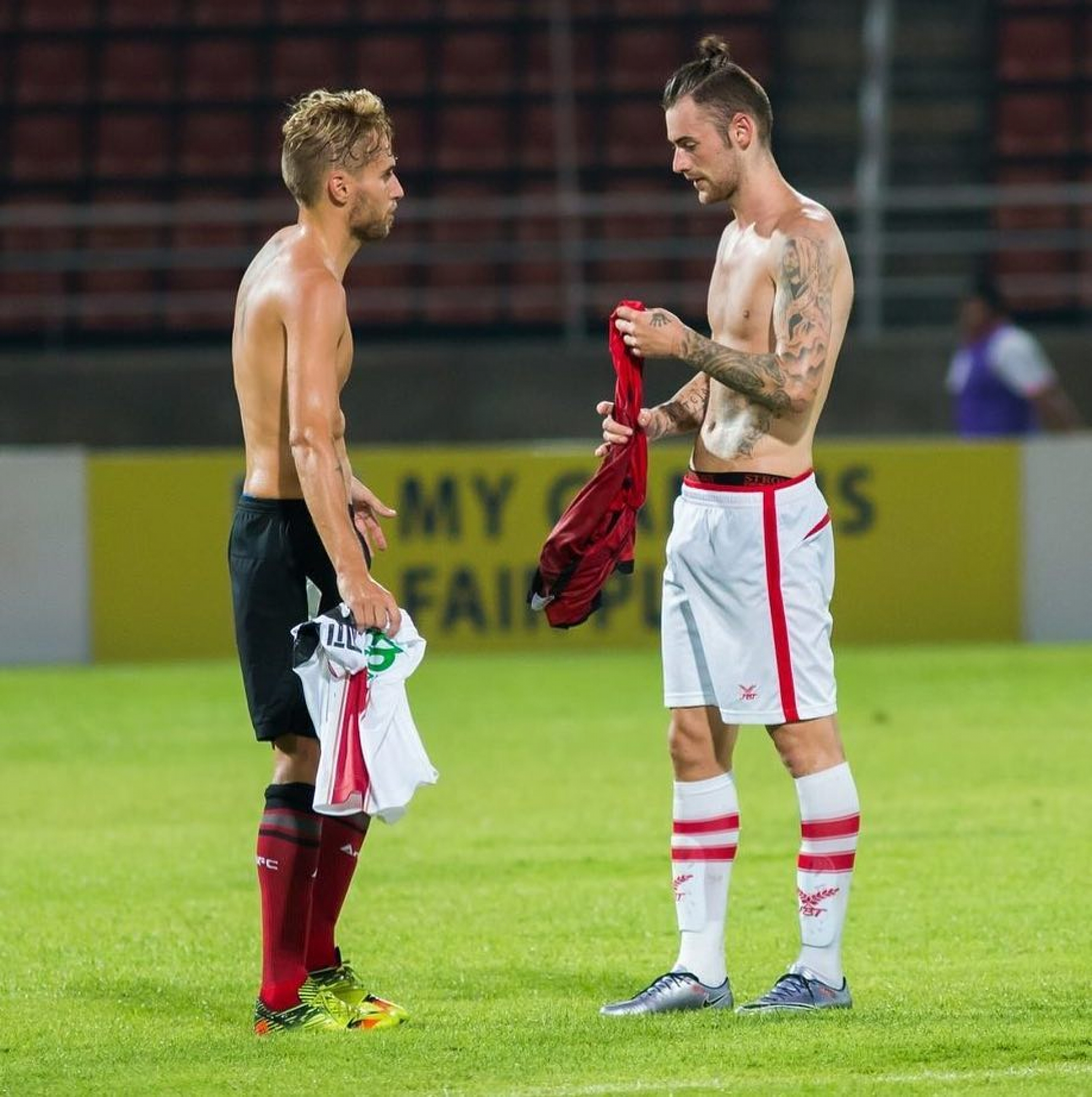 ODBIO PARTIZAN, OTIŠAO U DALEKU AZIJU, A SADA UČI TAJLANĐANE SRPSKIM HITOVIMA! Neverovatna priča bivšeg reprezentativca Srbije o raju na zemlji, Ipčetu i pijanstvu sa legendama! (FOTO)