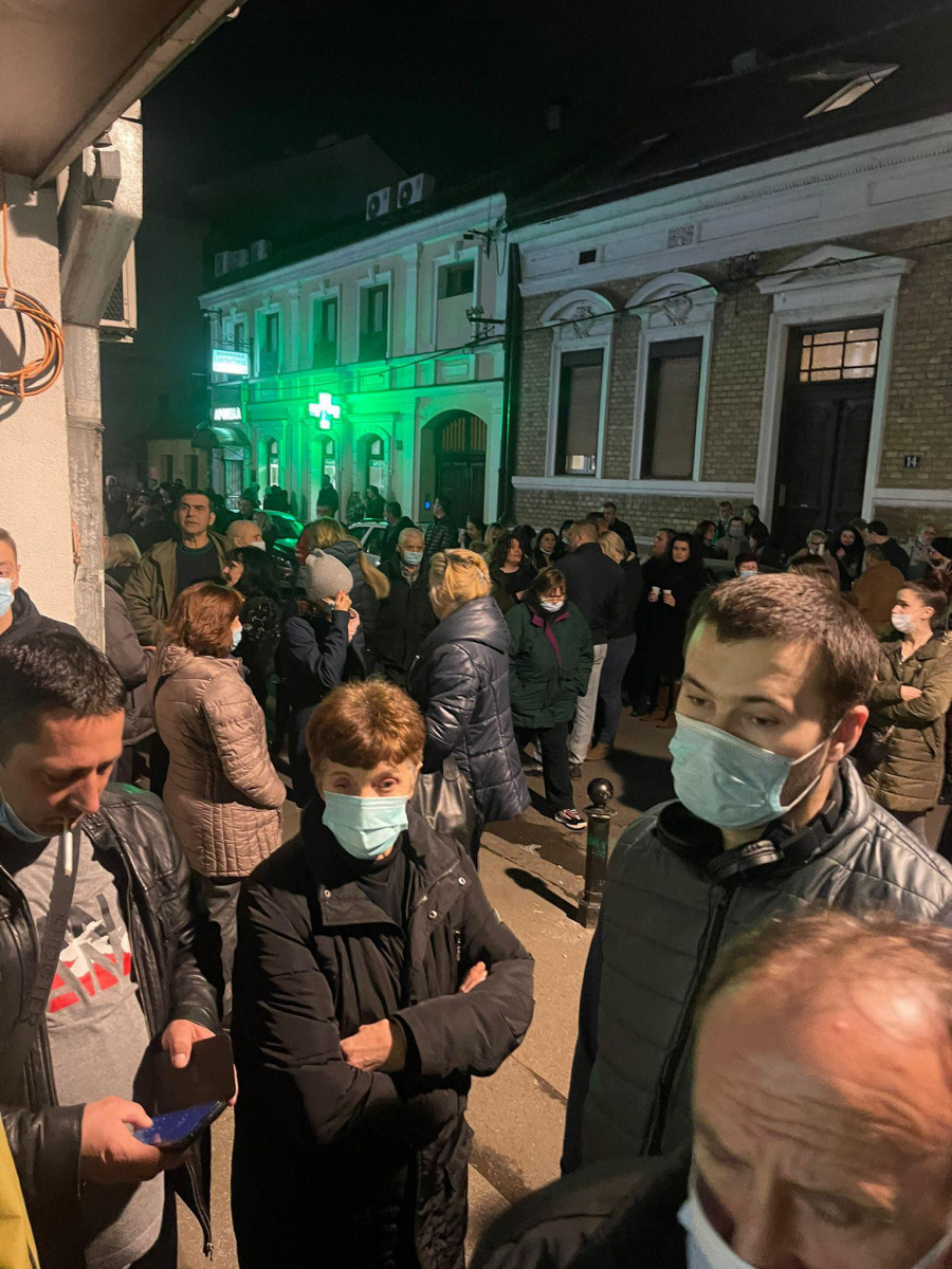 NAPREDNJACI I U ZEMUNU POHRLILI Žele da što pre ozvaniče svoju podršku Aleksandru Vučiću i Srpskoj naprednoj stranci