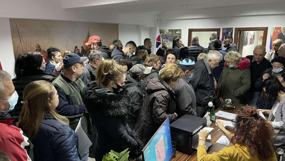 SRBIJA NA NOGAMA! Svi gradovi i sela se digli da što pre pruže podršku Aleksandru Vučiću (FOTO)