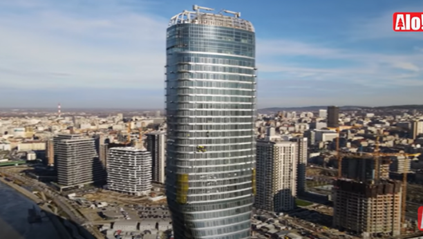 IMUĆNI SRBIN JE SVEKAR NAŠE POZNATE FOLK ZVEZDE Nećete verovati ko je kupio ceo sprat u kuli Beograd i iskeširao 15 miliona evra
