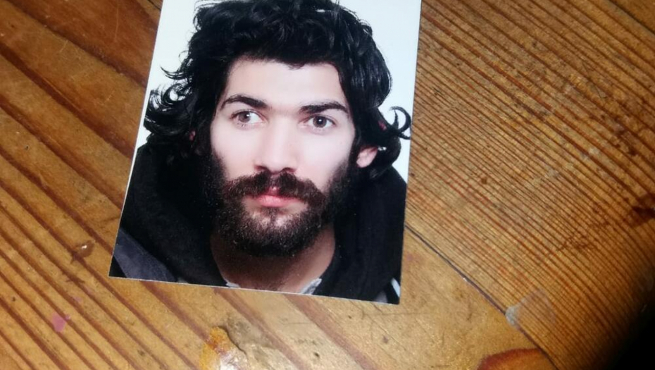 MLADIĆ SLETEO NA AERODROM U BEOGRADU I NESTAO Porodica moli za pomoć i nudi nagradu