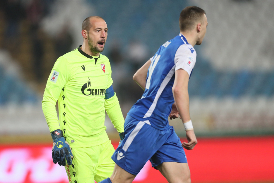 NEREGULARNOSTI U ZAVRŠNICI MEČA ZVEZDE I NIŠLIJA! Laserima ometali igrače, Borjan pre vremena izlazio van gol-linije!